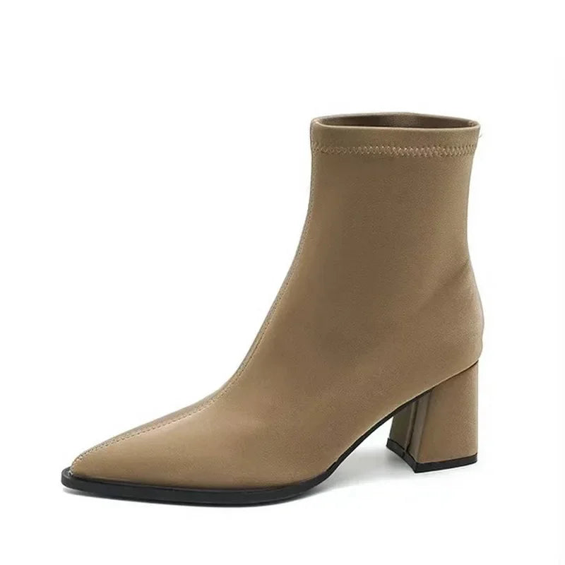 Módní a podpůrné ortopedické Boty