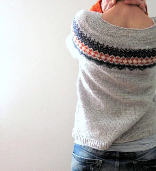 AS | Šedý svetr v boho stylu
