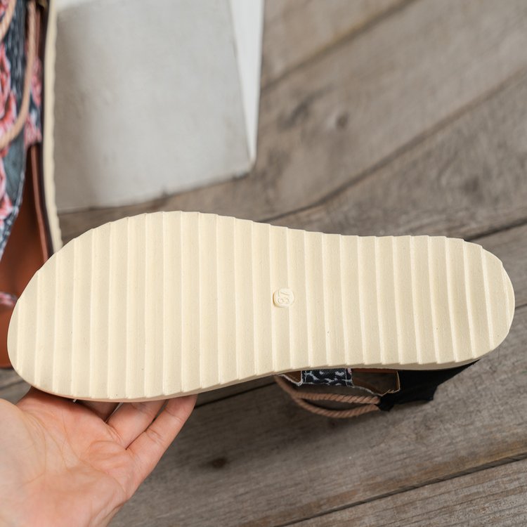 AS | Nové plážové sandály s potiskem na zip