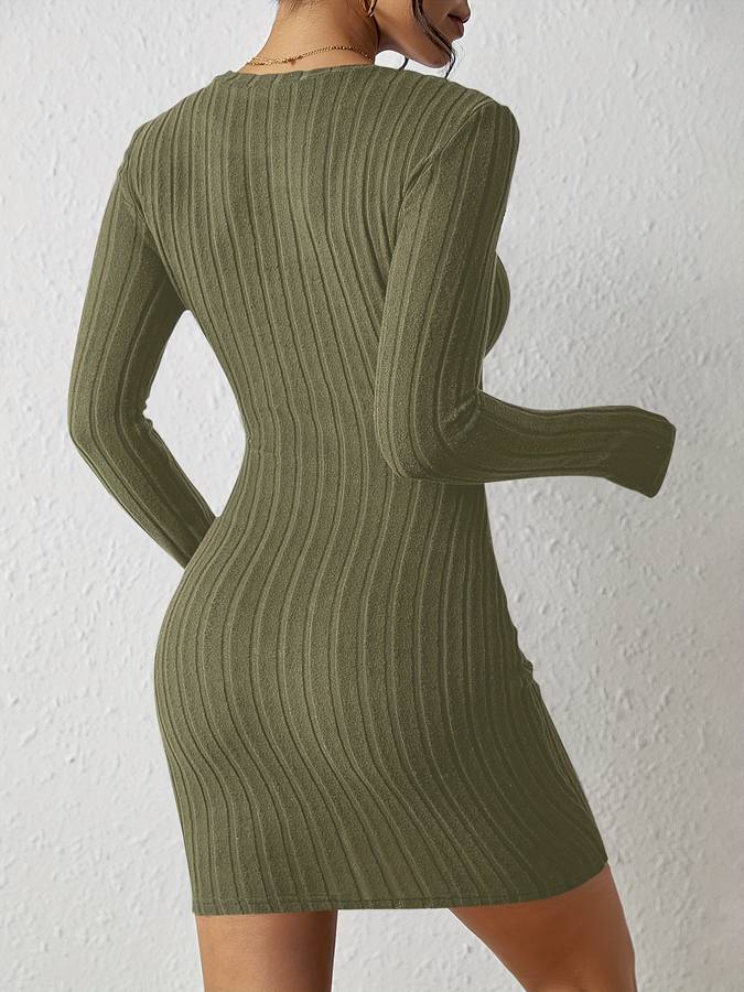 AS | Módní a minimalistické šaty