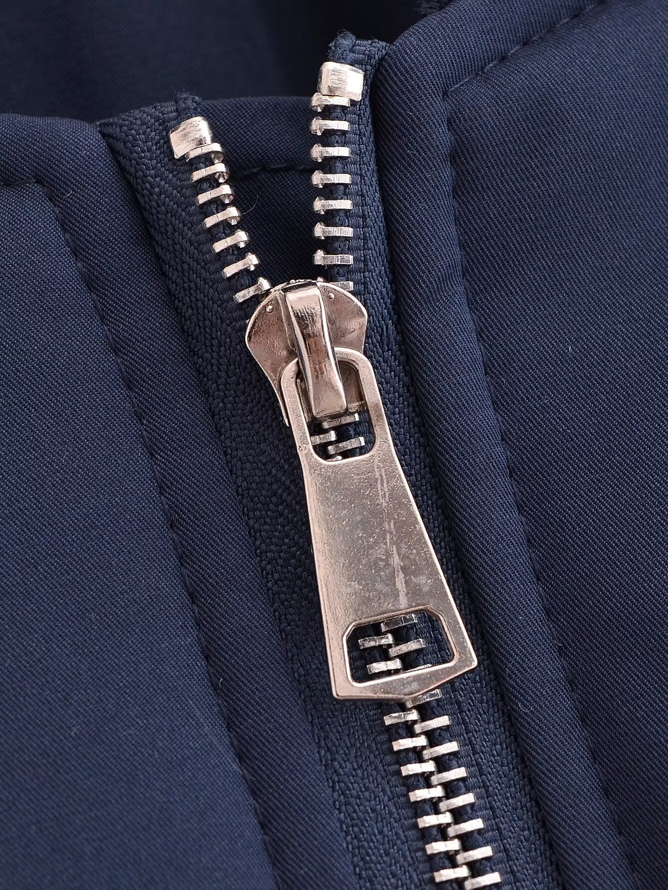 AS | Módní a minimalistická zimní bunda