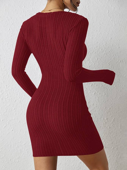 AS | Módní a minimalistické šaty