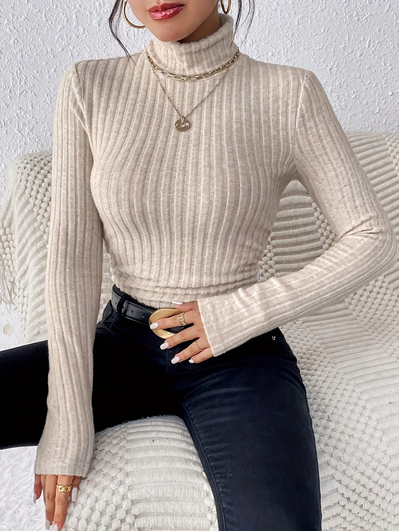 AS | Módní a minimalistický zimní svetr