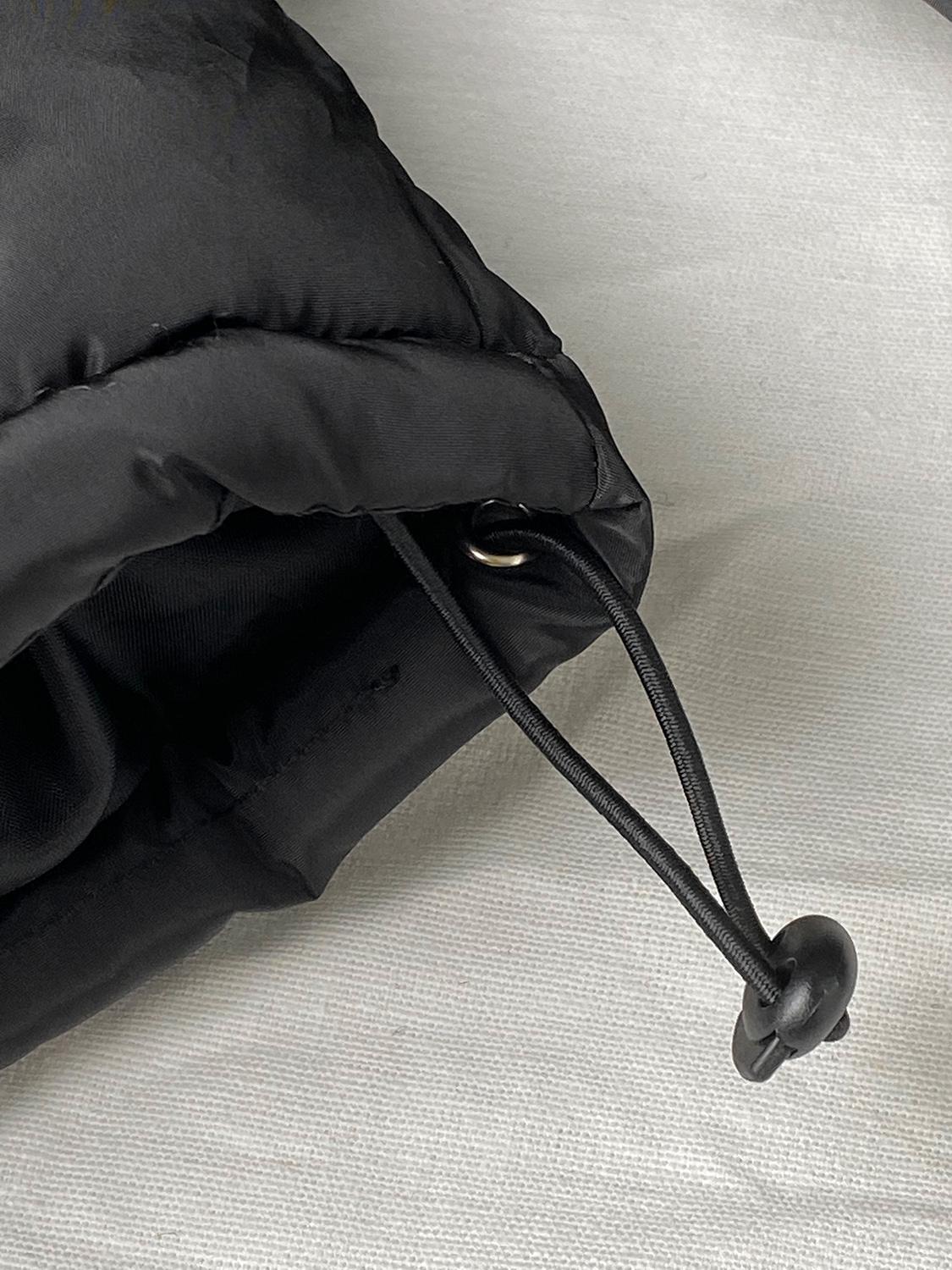 AS | Módní a minimalistická zimní bunda