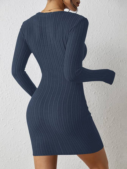 AS | Módní a minimalistické šaty