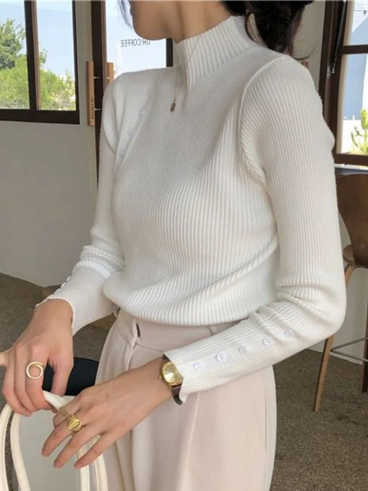 AS | MW - Elegantní svetr s ozdobnými knoflíky a stojáčkem