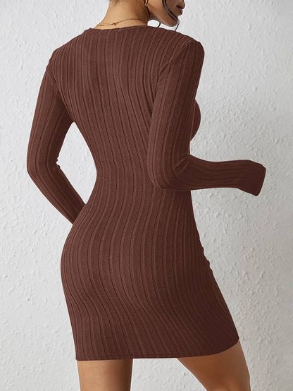 AS | Módní a minimalistické šaty