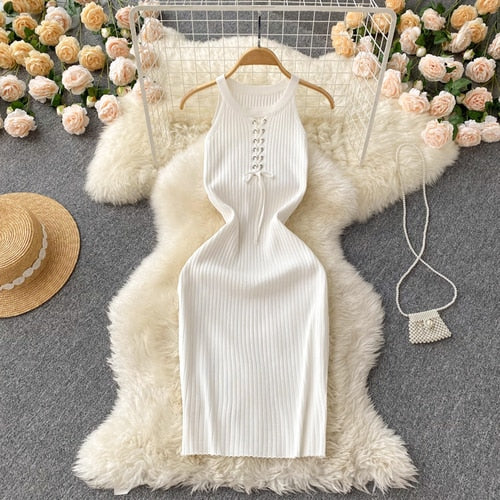 AS | Moderní a univerzální šaty