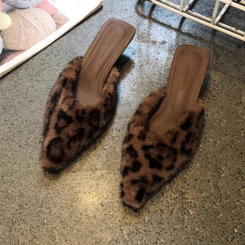 Odolné a podpůrné ortopedické Papuče