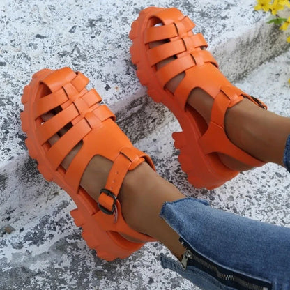 AS | platforma s uzavřenou špičkou