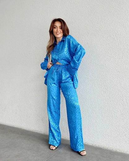 AS | Elegantní halenka s jednořadovou knoflíkovou légou a široké kalhoty