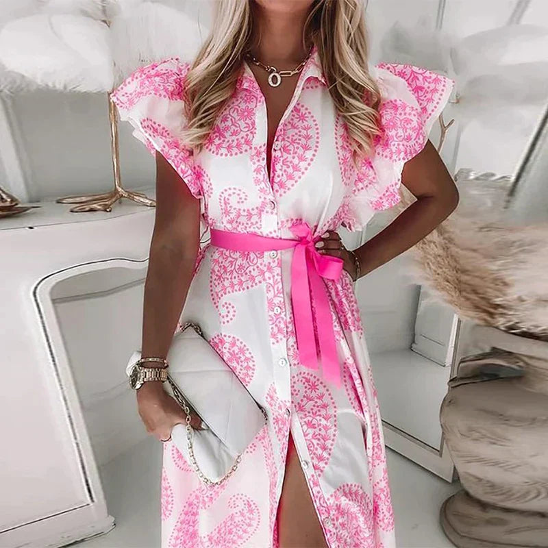 AS | Módní volánky s krátkým rukávem a výstřihem do V s potiskem knoflíků v midi šatech