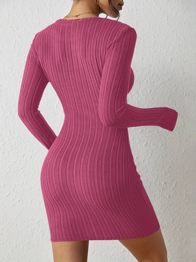 AS | Módní a minimalistické šaty