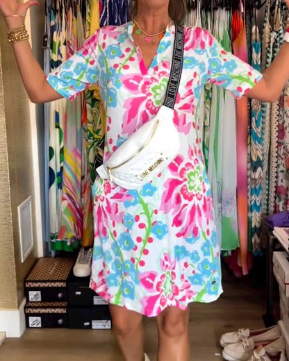 AS | Šaty s krátkými rukávy, květinovým potiskem a výstřihem do V