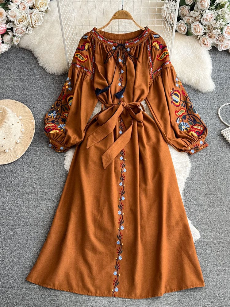 AS | Vyšívané vintage šaty