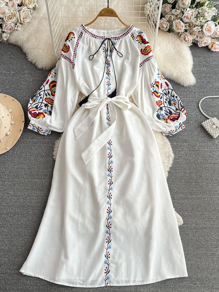 AS | Vyšívané vintage šaty